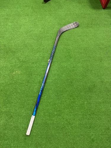 Junior Bauer Twitch Hockey Stick Right Handed P28 30 Flex (Used)