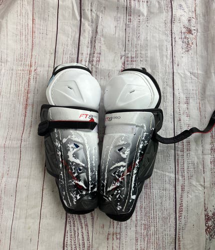 Junior CCM Jetspeed FT8 Pro Shin Pads 12" (Used)