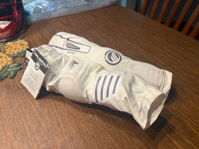 Medium Adult Maverik shift Arm Pads (New). Includes sleeves