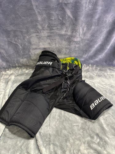 Black Junior Large Bauer HP Elite Hockey Pants (Used)