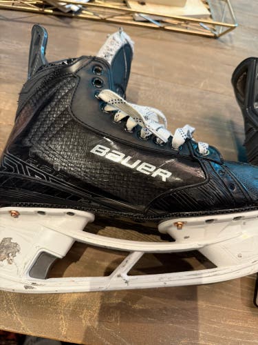 2025 Bauer Vapor Flylite Hockey Skates Regular Width 7 (Used)