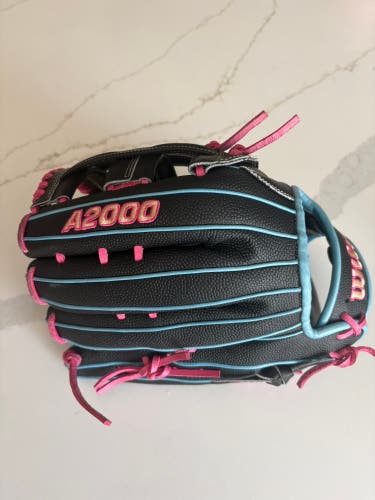 2025 Wilson A2000 RH Baseball Glove 11.5" (Used)