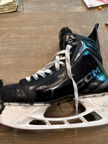 Black 2024 CCM Tacks XF Pro Hockey Skates Regular Width 8 (Used)