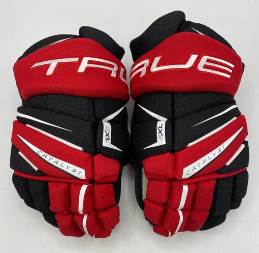 NEW True Catalyst 7x5 Gloves, Black/Red 12"