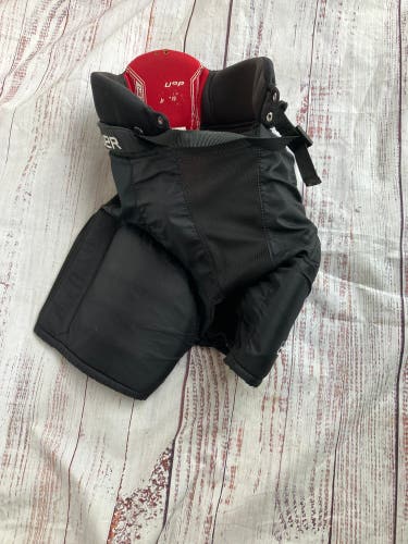 Black Junior Small Bauer Nsx Hockey Pants (Used)