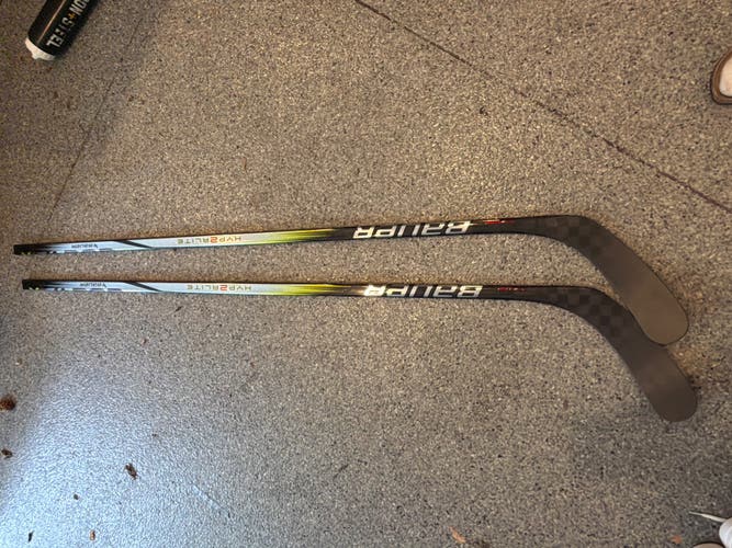 Intermediate Bauer Vapor Hyperlite 2 Right Handed Hockey Stick P92 55 Flex (New)