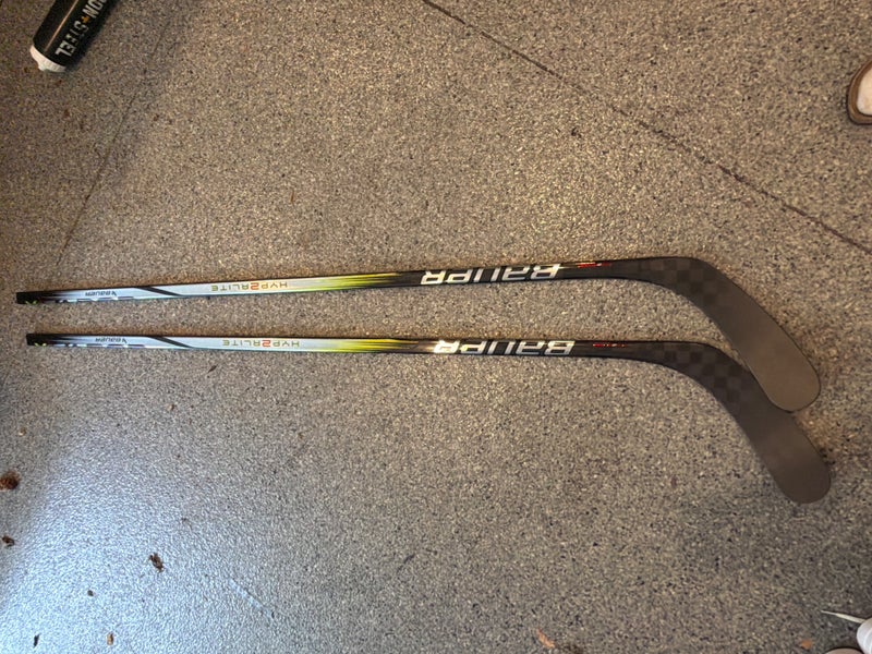 Intermediate Bauer Vapor Hyperlite 2 Right Handed Hockey Stick P92 55 Flex (New)