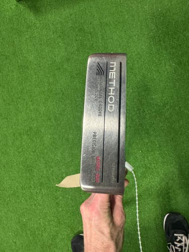Nike Nike Method 004 Blade Putter Right Handed 35" (Used)