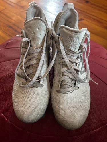 White Men's Size M 10.5 (W 11.5) Adult New Balance Freeze 4.0 High Top Molded Cleats (Used)