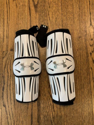 Medium Adult Under Armour Revenant Arm Pads (New)
