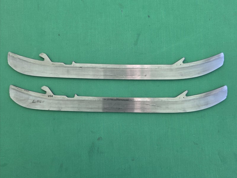 Bauer LS + Replacement Steel Blades 254 mm