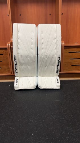 33" 2021 True L20.2 Goalie Leg Pads (Used)
