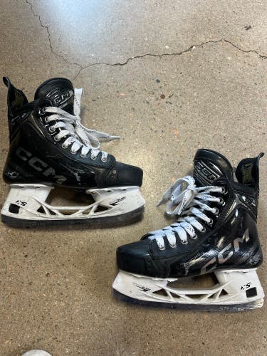 Intermediate CCM Tacks XF Hockey Skates Regular Width Size 4 (Used)