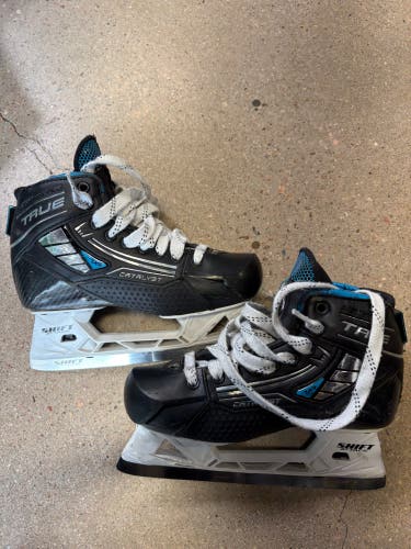Intermediate True Catalyst 7x4 Hockey Goalie Skates Wide Width 6.5 (Used)