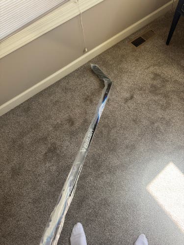 Senior Bauer Vapor Flylite Left Hand Hockey Stick P92 87 Flex (New)