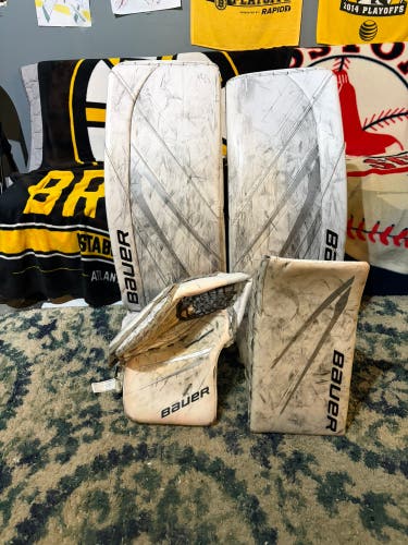 34" Bauer Hyperlite 2 Full Right Goalie Full Set (Used)