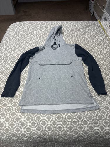 Adidas pullover hoodie size medium/large