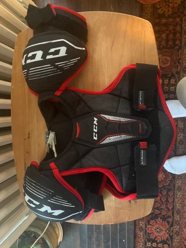 Large Junior CCM JetSpeed Edge Shoulder Pads (Used)