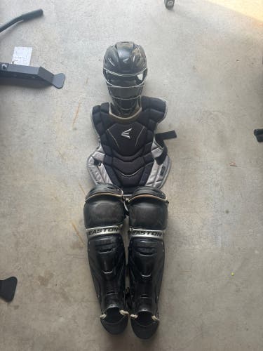 Black Easton Gametime Catcher's Set (Used)