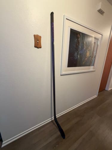 Senior Bauer Twitch Left Hand Hockey Stick P28 87 Flex (Used)