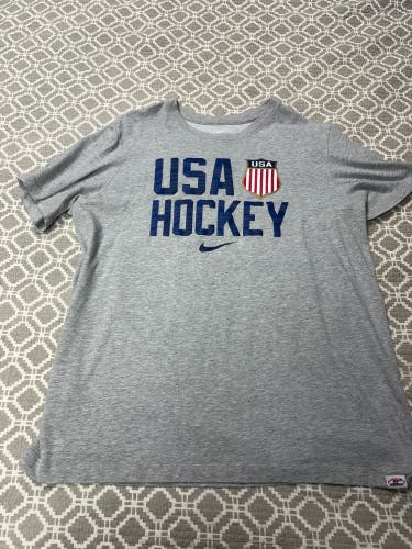 USA Hockey t-shirt size XL