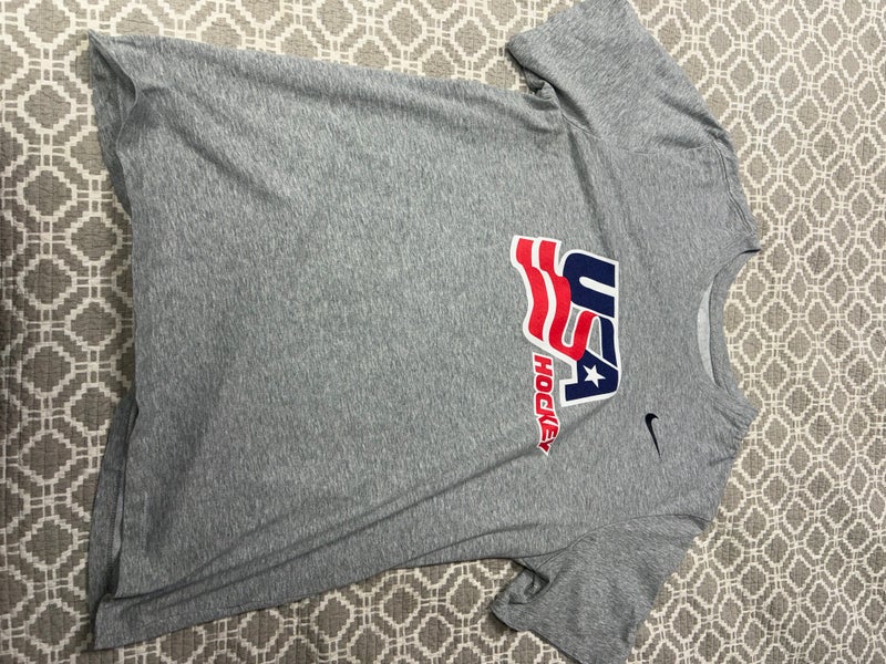 USA Hockey t-shirt size L