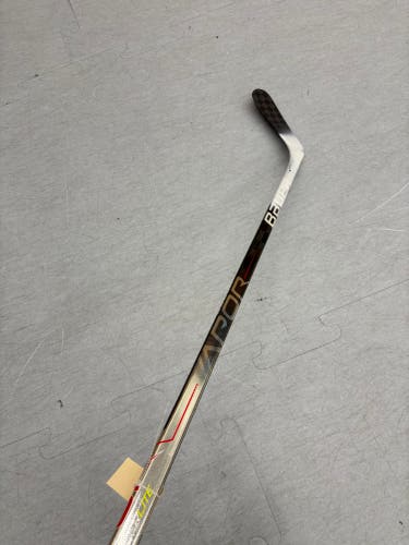 Intermediate Bauer Vapor Hyperlite Hockey Stick Left Hand P92 50 Flex 58.5”
