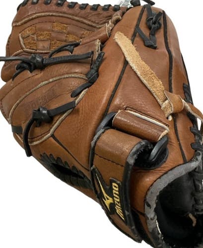 Mizuno RH Infield GFN1207 Baseball Glove 12" (Used)