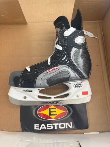 Vintage Easton Synergy 500 Hockey Skates Regular Width Size 4.5 (New)
