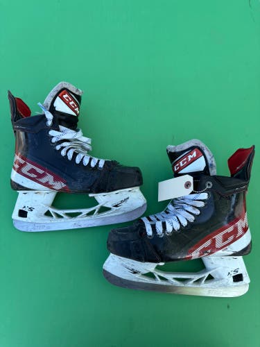 Intermediate CCM JetSpeed Hockey Skates 6.5