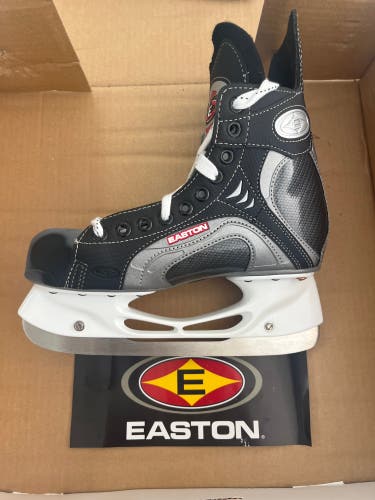 Vintage Easton Synergy 500 Hockey Skates Regular Width Size 5 (New)
