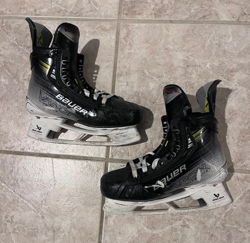 Used Bauer Vapor Hyperlite 2 Skates Size 5.5 Fit 1