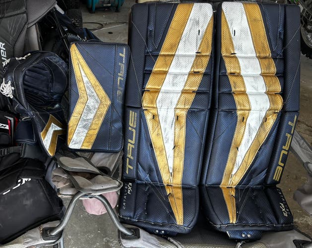 32 + 1.5 True Catalyst Px3 Regular Goalie Full Set