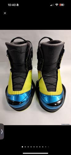 Size 12 large Ronix Wakeboard Bindings used yellow and blue speed lace