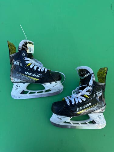 Junior Bauer Vapor X4 Hockey Skates Regular Width Size 3