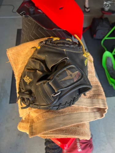 All Star Pro elite RH Catcher's Baseball Glove 33.5" (Used)