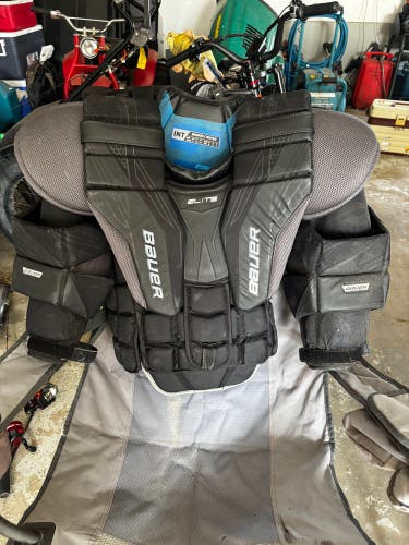 Medium 2023 Bauer Elite Goalie Chest Protector (Used)