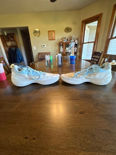 Men's Size M 11.0 (W 12.0) Basketball Shoes (New) Way of Wade 10s