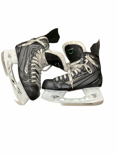 Used Ccm Ribcore Senior Hockey Skate Senior 7 11613-s000183125
