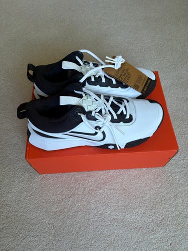 White Men's Size M 9.5 (W 10.5) Adult Nike Low Top Turf Cleats (New)