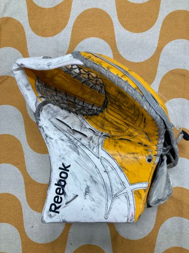 Yellow Senior Reebok Revoke PZ Goalie Gloves & Blockers Regular (Used)