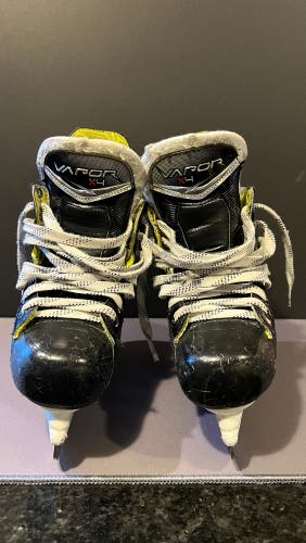 2023 Bauer Vapor X4 Hockey Skates 13.5 (Used)