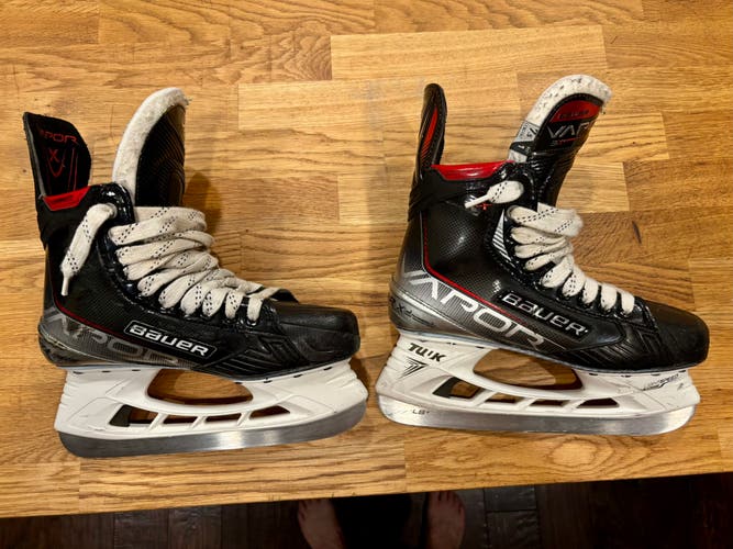 Bauer Vapor 3X Hockey Skates 7.5 (Used)