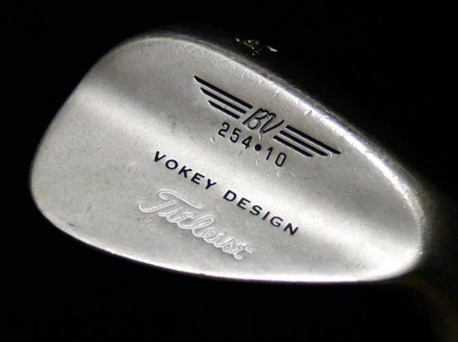 TITLEIST VOKEY WEDGE LOFT: 54 LENGTH: 36 IN RIGHT HANDED NEW GRIP