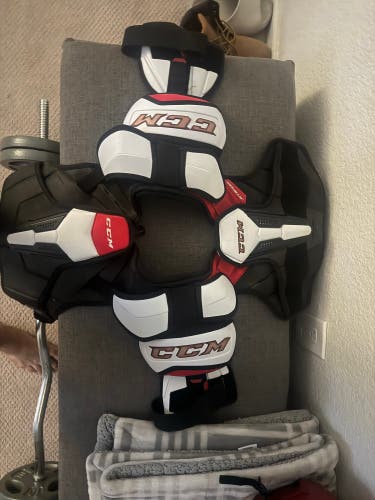 Medium Senior CCM JetSpeed FT4 Pro Shoulder Pads (Used)