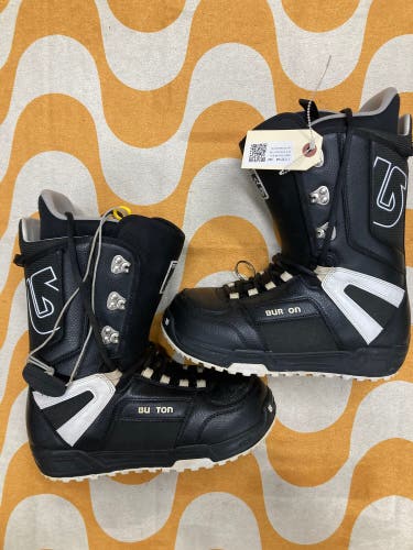 Men's Size M 8.0 (W 9.0) Burton Tribute Snowboard Boots (Used)