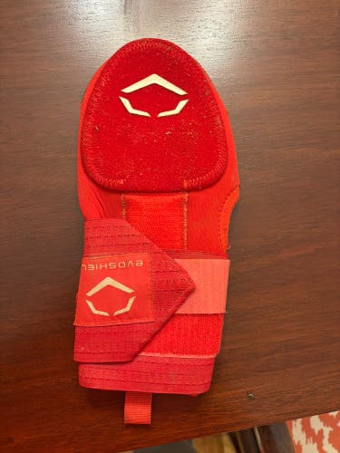 Red Senior EvoShield Sliding Mitt (Used)