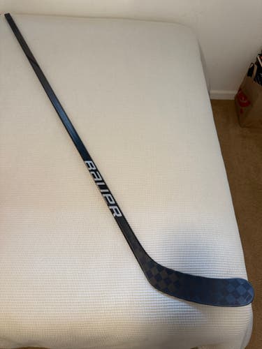 Senior Bauer Vapor Hyperlite 2 | P92 102 Flex | Left Hand Hockey Stick | Pro Stock Bo Groulx (New)
