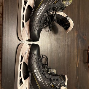 Bauer Supreme M40 Hockey Skates Regular Width 9.5 (New)