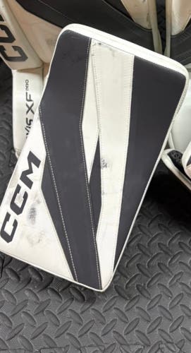 2025 CCM Axis XF Pro Regular (Used)